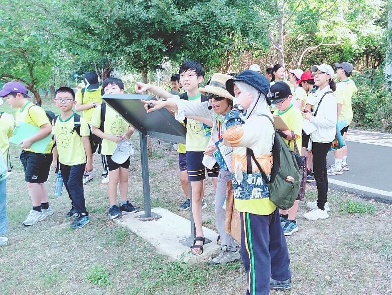 結訓後的講師於溪埔子人工濕地實地導覽