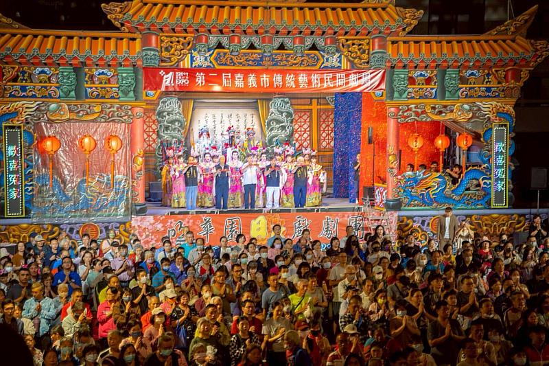 「勝秋戲劇團」打頭陣開唱，「明華園日字戲劇團」接棒演出 帶來精采好戲