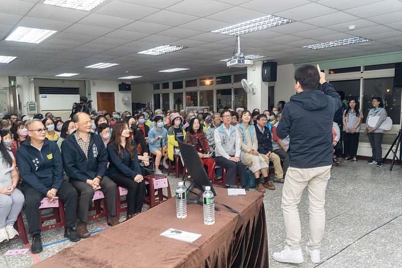 活動現場吸引約200位里鄰長及市民朋友熱情參與。