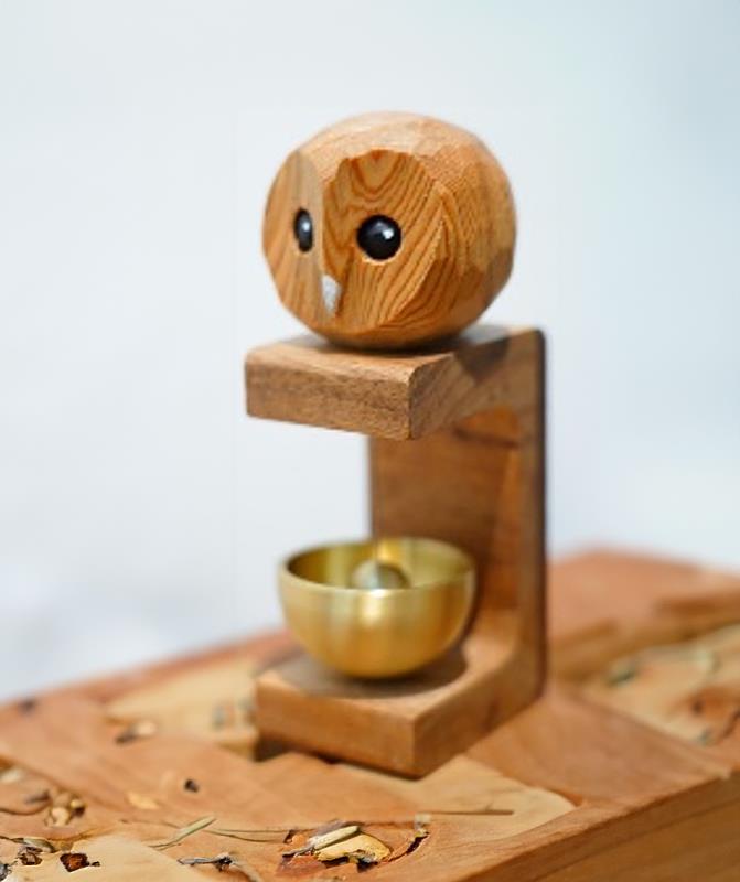 以國產材打造木質「森鴞-蘋果鳥門鈴」，完美還原草鴞的心型蘋果臉