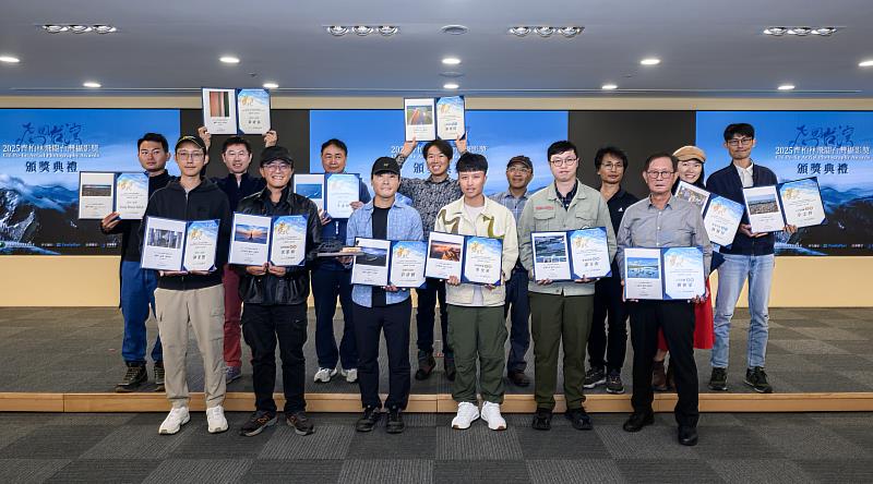 齊柏林飛閱台灣攝影獎揭曉 34佳作齊聚桃機見證土地變遷