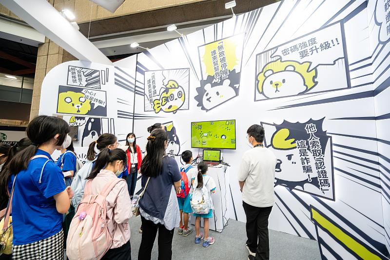 資訊月暨臺灣教育科技展 現場團體導覽-2