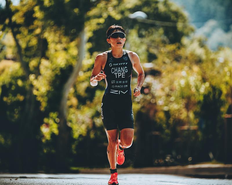 「富邦 Dream Team」鐵人三項女子選手張綺文於2025年全國運動會奪金，完成3連霸！（新聞照片：@ultrasportsshow提供）