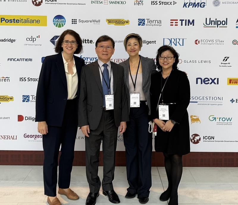 ICGN執行長席森（左）、集保董事長林丙輝（左2）、集保副總經理黃蓁蓁（右）。