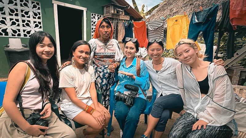 團隊拜訪巴拿馬Guna Yala地區原住民庫納族（Guna）的島嶼部落。