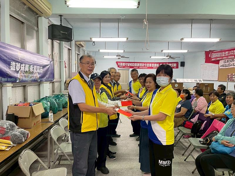 救國團73週年團慶 延續關懷精神前往光復鄉慰勉義工夥伴並頒發獎章表揚長期付出