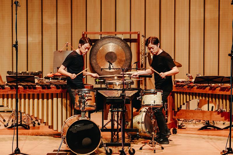 雙子打擊樂團2025美國巡演啟動 融合東西音樂展現臺灣擊樂風采