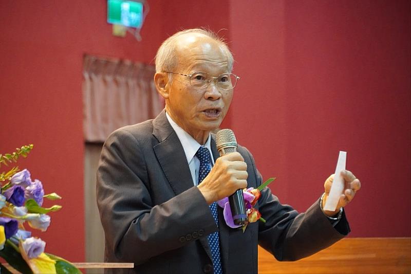 創辦人林政則回顧創校初心，強調中華大學肩負培育國家科技人才的使命，並期許新團隊延續教育承諾。