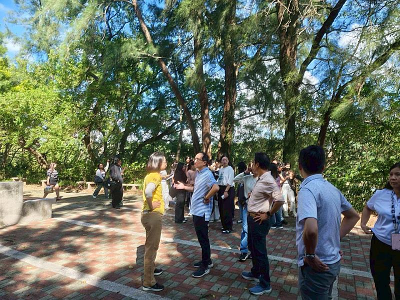 元培師生環山健走 共譜「健康醫路行」福祉篇章