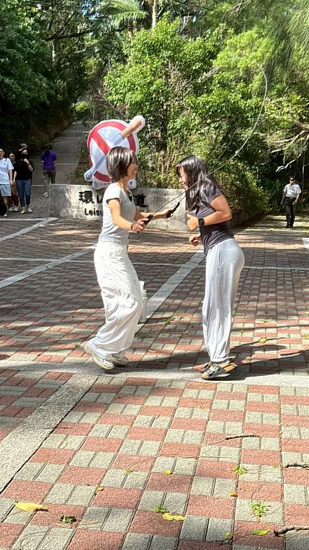 「別再暈船了，你不是菸海王」透過體能任務與健康知識問答過程中，也能將醫事專業知識融入活動實踐。