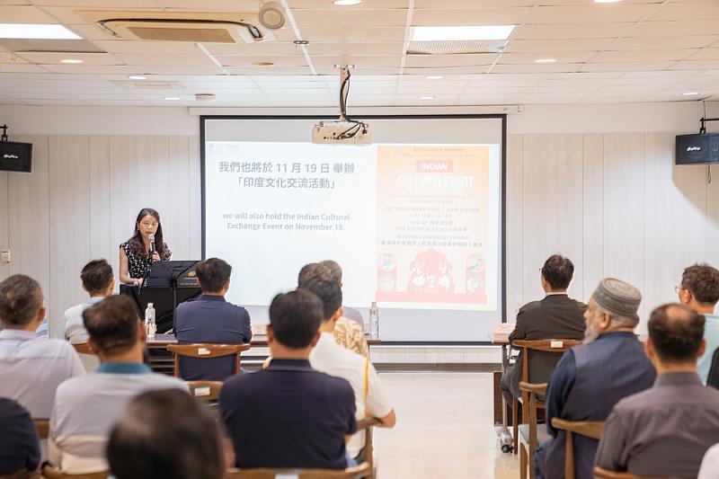 圖片四 葉惠菁國際長分享本校國際化願景，期望透過 Peer Bond Program 建立深層互動，讓多元文化在雲科大相互激盪、綻放光采。