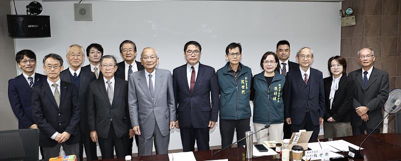 蓬萊會訪問團與臺南市政府成員合照(圖/臺南市經濟發展局 提供)