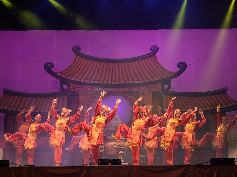 紙風車劇團來了！「順風耳的新香爐」11月7日東石國中登場