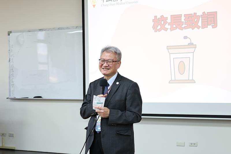 黃建寧校長於開幕式致詞,期勉師生持續深化創新教學與跨域實踐。