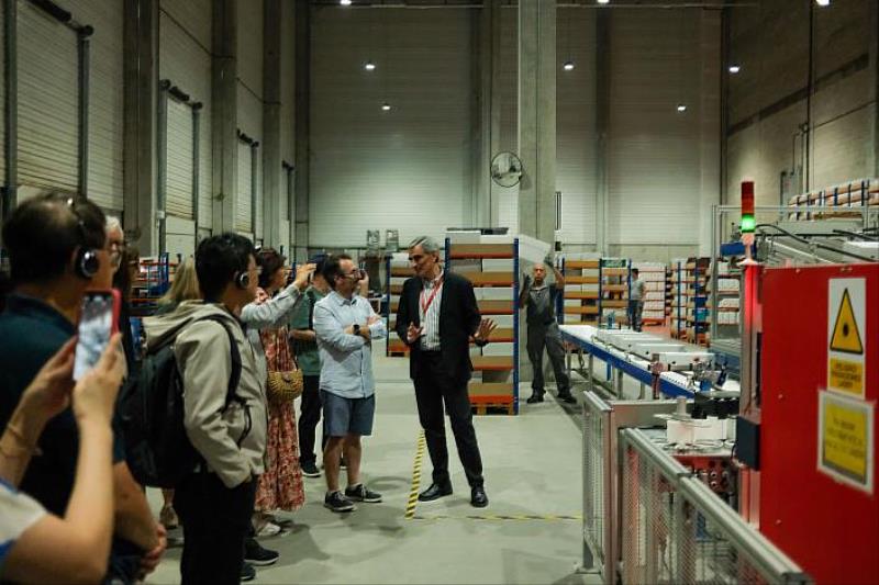 The Yunlin County Government delegation visited CADA and learned about their digitization operations.