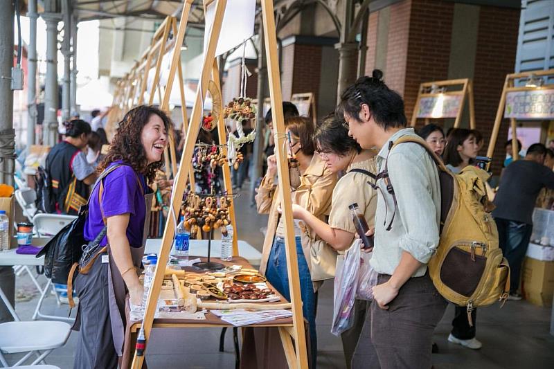 多元執行單位展售文創商品（歷史照片）