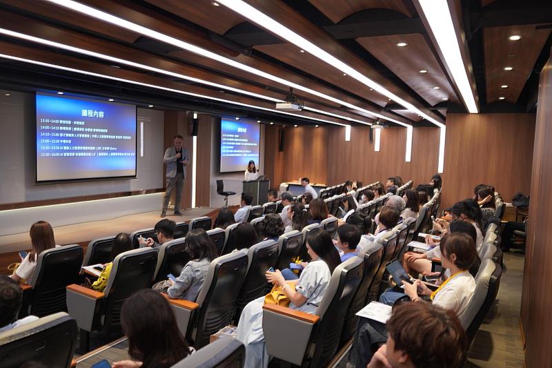 現場聚集眾多企業先進與人資主管,共同交流最新趨勢。