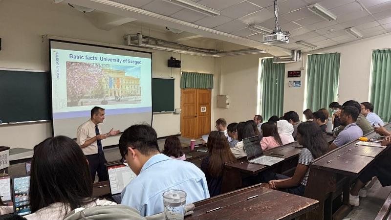 高醫大藥學院師生參與專場說明會，了解歐洲研習環境與申請管道