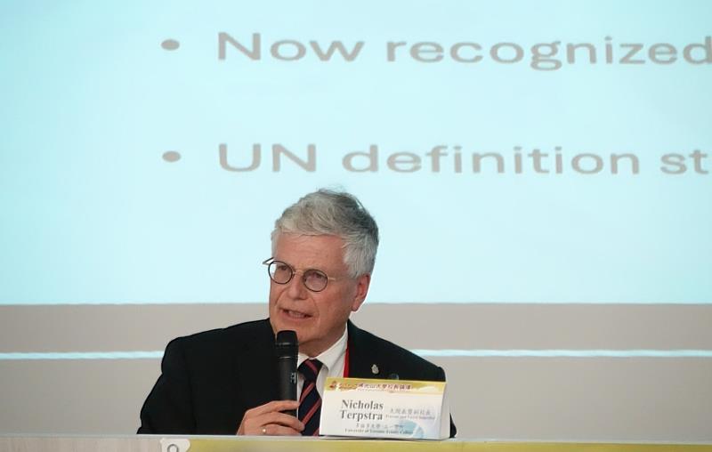 超越資訊走向智慧！加拿大多倫多大學大院長Nicholas Terpstra在佛光山大學校長論壇談人本永續。