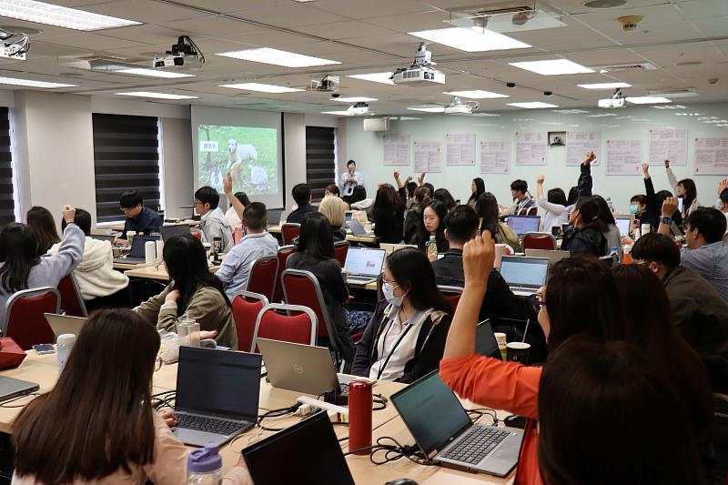 PwC Taiwan透過兩梯次課程，協助超過87位橫跨各部門和職級的專業人員，成功打造出25個專屬AI助理。