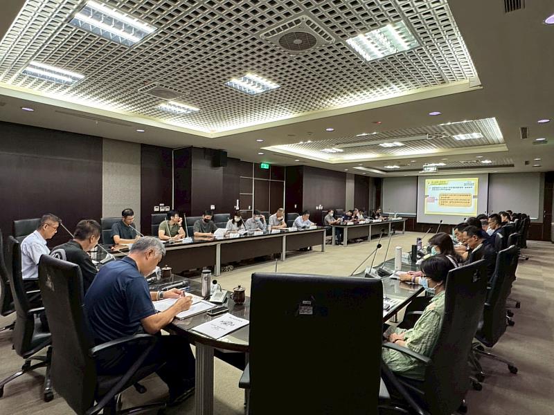 本年度機關安全維護會報由各科室中心及各大隊幹員派員，共計35人參加。