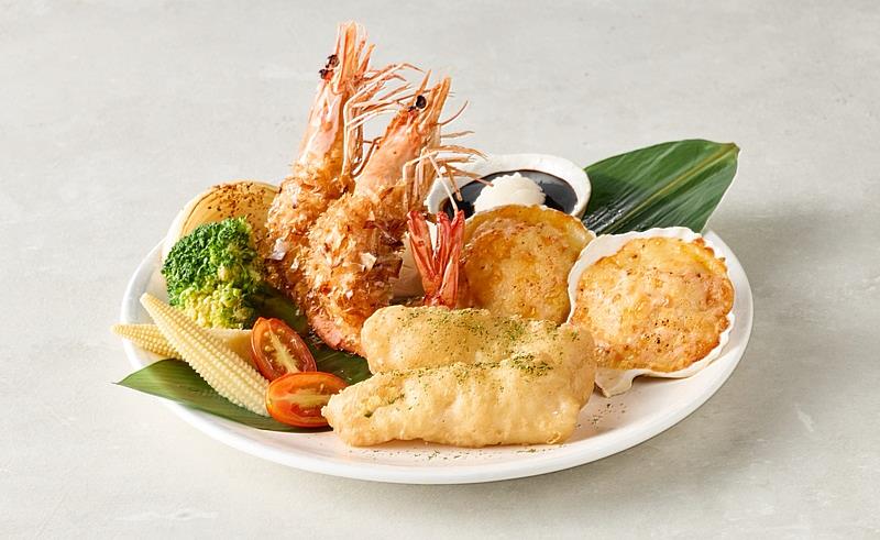 陶板屋推出消費2客套餐、出示活動畫面就送酥炸海鮮天婦羅。