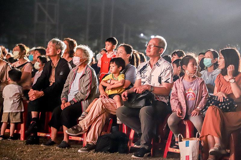 紙風車劇團以台語說故事，「順風耳的新香爐」傳遞在地文化情感-5