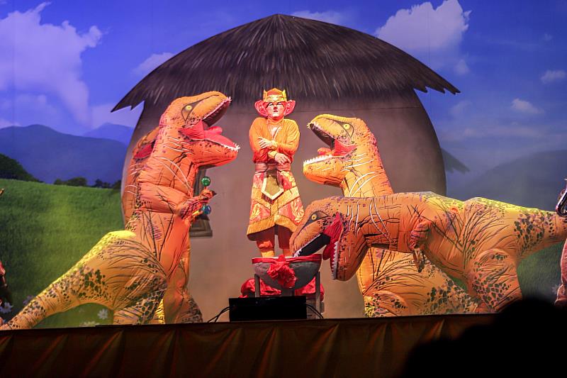 紙風車劇團以台語說故事，「順風耳的新香爐」傳遞在地文化情感-2