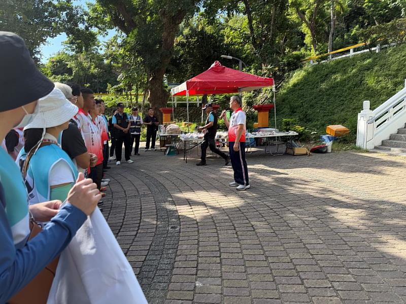 「守護家園，從行動開始！」臺東憲兵隊與林保署臺東分署在淨山活動中，軍民合作攜手環境永續，將環保意識深植人心