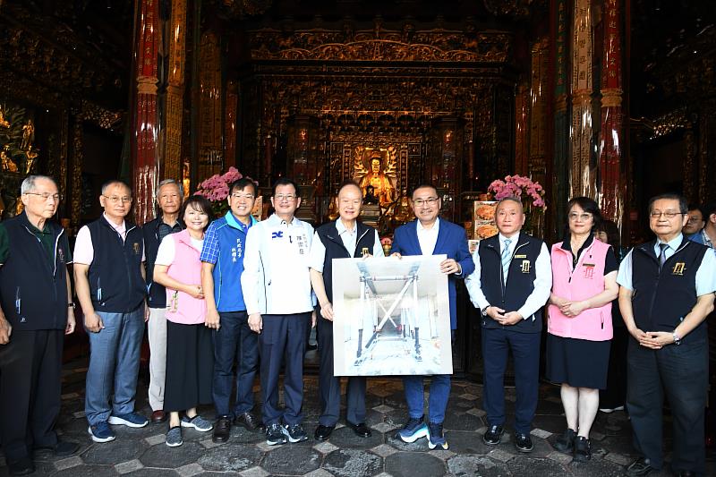 龍山寺捐贈器材