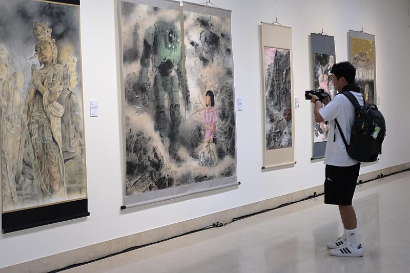 「2025新北市美展」即日起至12月7日於新北市藝文中心展出。