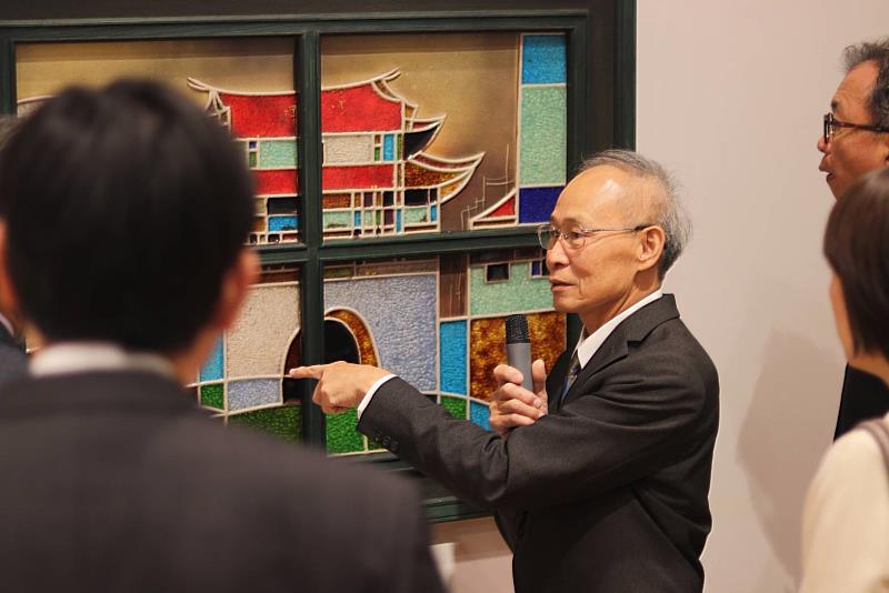 策展人導覽。