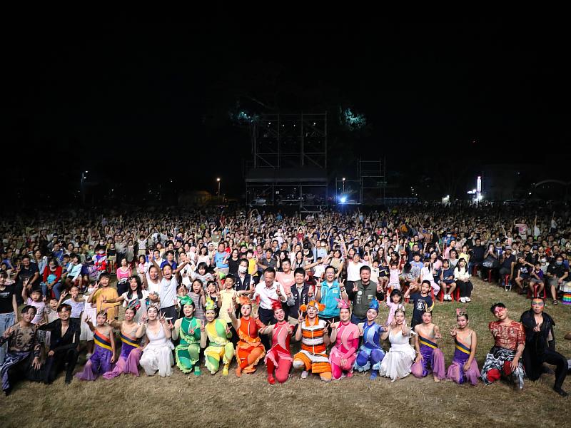 舞鈴劇場旋風抵嘉 吸引5000名觀眾到場觀賞