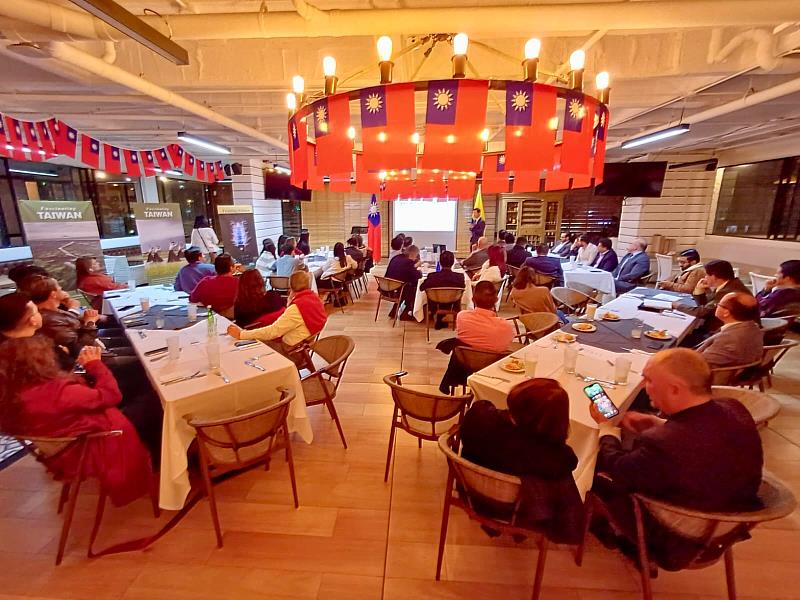 哥倫比亞年度留台校友會，許多校友們在政、商及學界大放異彩。