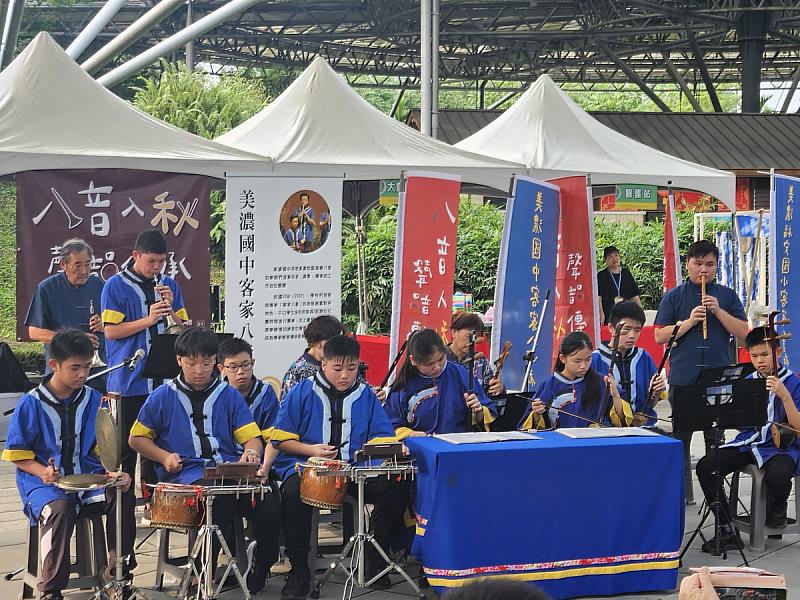美濃國中客家八音社演出