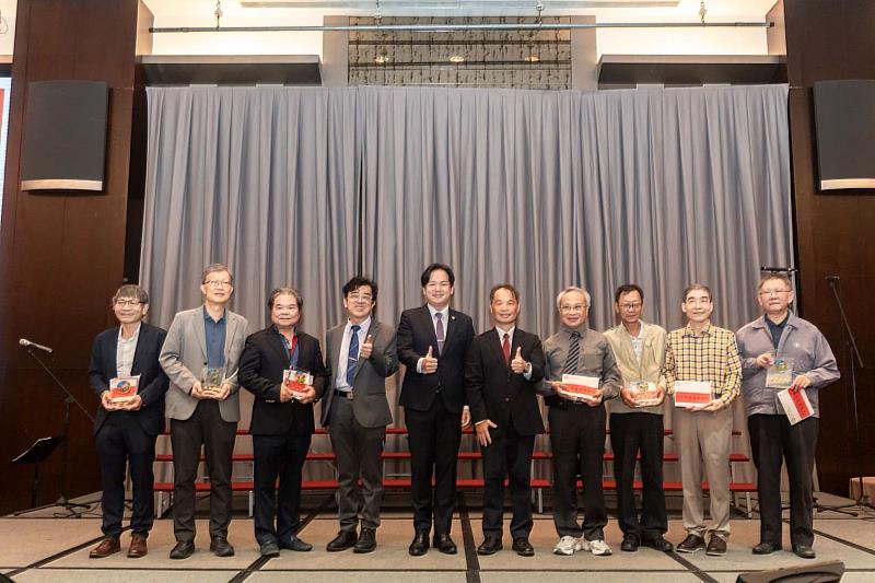 竹市醫師節慶祝大會大合照。