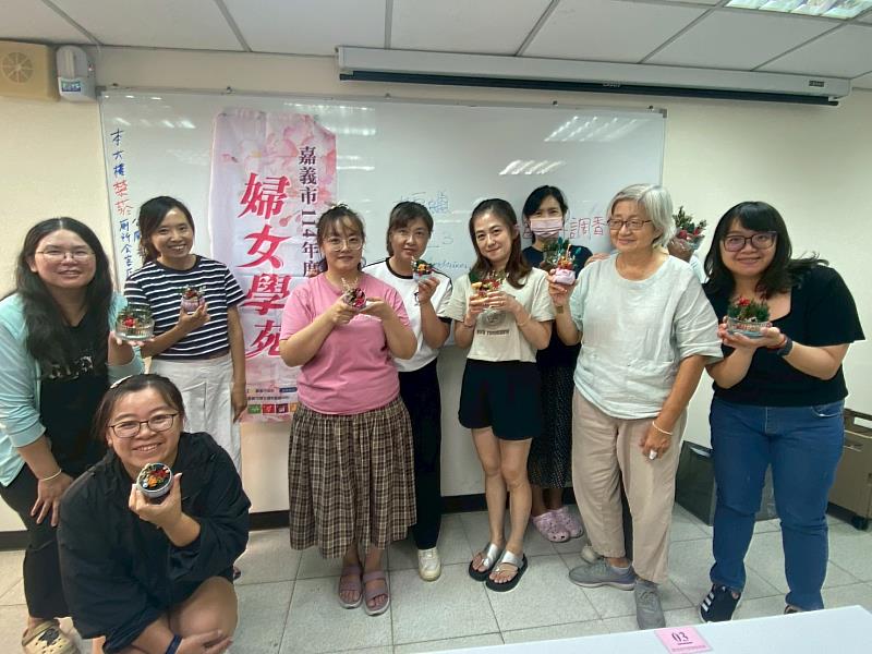 嘉義市婦女學苑114年度靜態成果展隆重登場，展現嘉義女力學習成果，邀請市民共賞精彩創作