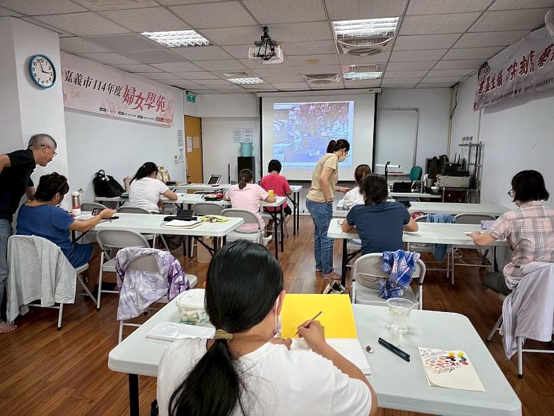 嘉義市婦女學苑114年度靜態成果展隆重登場，展現嘉義女力學習成果，邀請市民共賞精彩創作