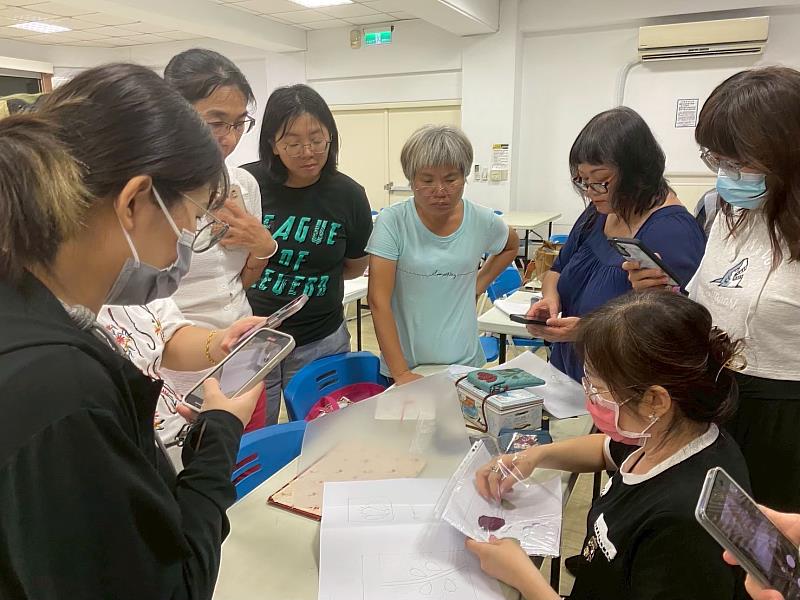 嘉義市婦女學苑114年度靜態成果展隆重登場，展現嘉義女力學習成果，邀請市民共賞精彩創作