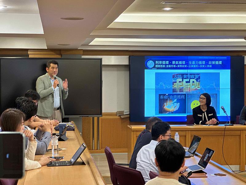 籌備多時的雙聯碩士班開課典禮，由東海大學泰國教育中心主任謝宗順博士主持。