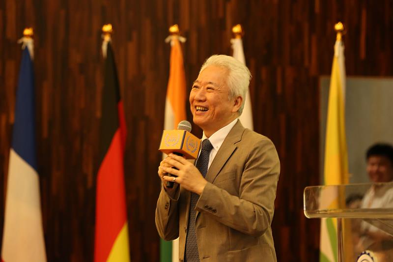 東海大學副校長劉正指出，東海長期推動國際教育與跨文化學習，引導青年在多元文化的情境中體驗外交議事氛圍，培養實踐力與全球視野。