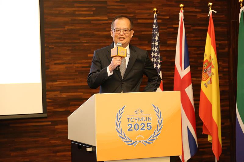 資深外交官章文樑大使從多年外交實務經驗出發，分享多邊體系與談判現場的真實經驗。