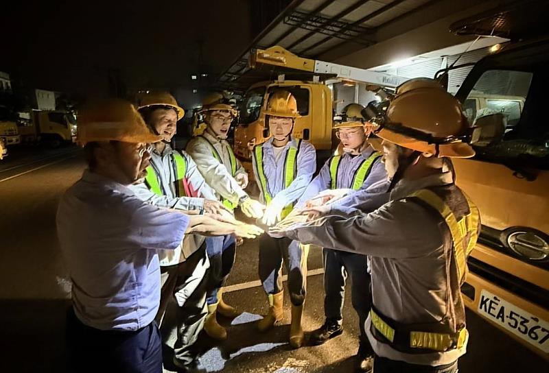 台電肩負穩定供電與淨零轉型任務目標,近年持續投入強化電網韌性等電力建設,亦積極透過甄試招募電力人才,明年將再招募700餘名新力軍。