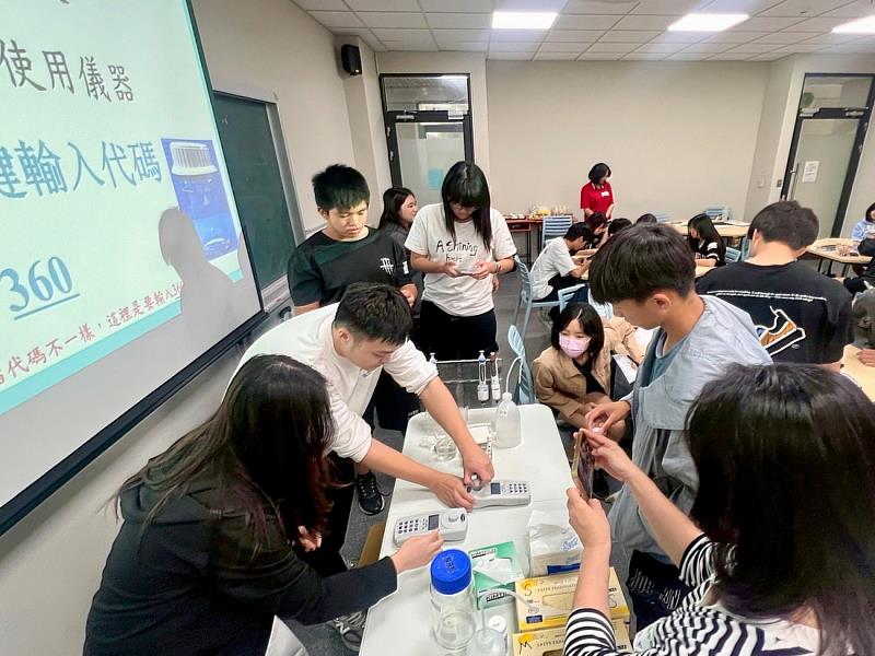 高中職學生親手操作水質快速分析,體驗AI智慧水管理的科學魅力