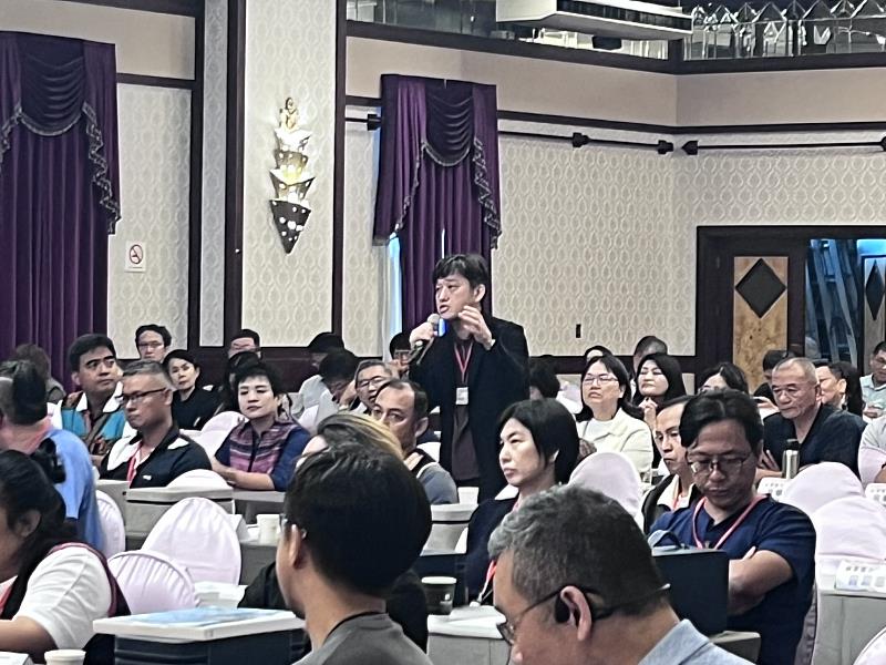 饒慶鈴頒證肯定國中小家長會長 感謝付出與支持