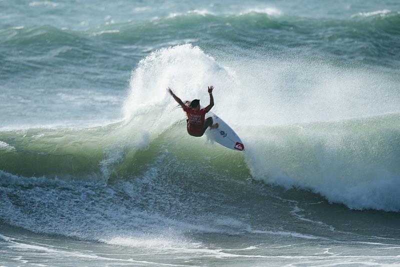 「臺灣國際衝浪公開賽」QS6000澳洲選手包辦男女雙冠（照片由台東縣政府提供）