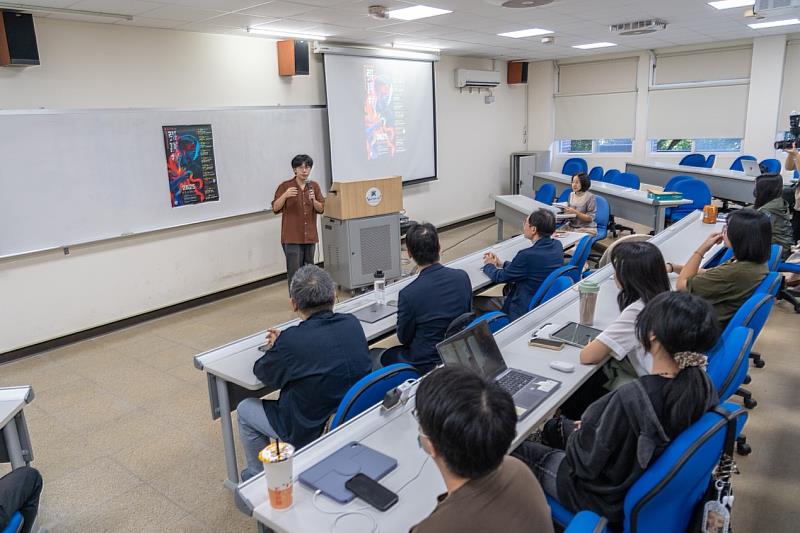 「川流台灣文學駐校作家」張嘉祥