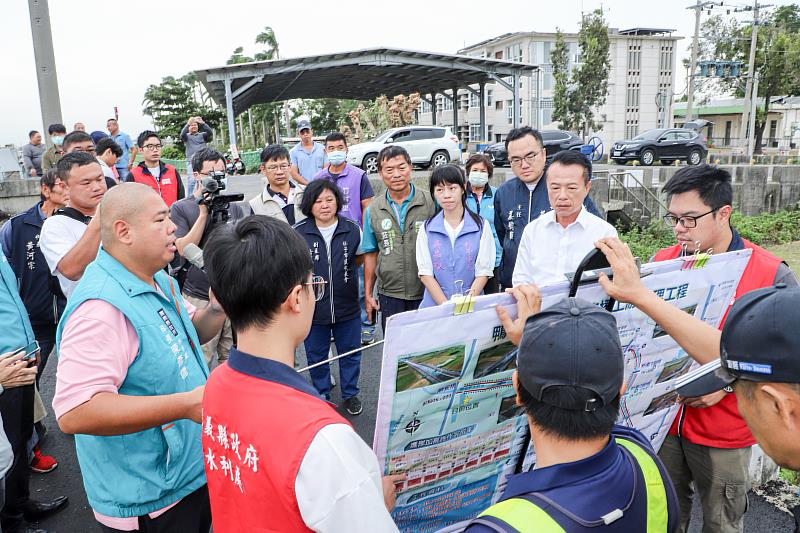 鳳凰颱風逼近，翁章梁赴朴子視察防汛整備-4