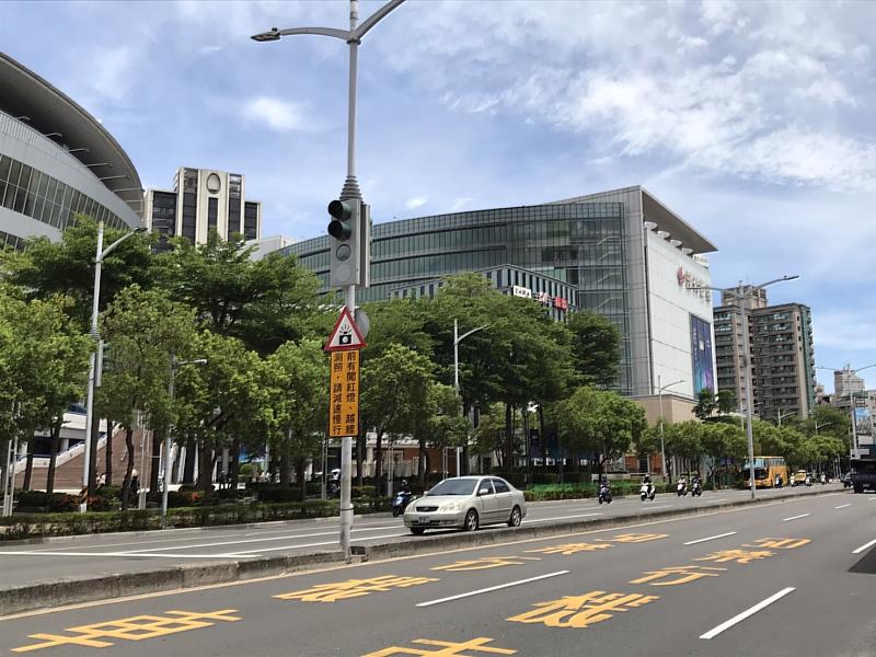 高雄漢神巨蛋商圈吸引連鎖餐飲品牌、醫美診所等進駐。