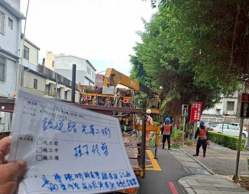 新竹市消防局因應鳳凰颱風開設強化三級災害應變中心，各項防災準備作業。